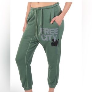 Freecity superfluff sweatpants in bush green size xs